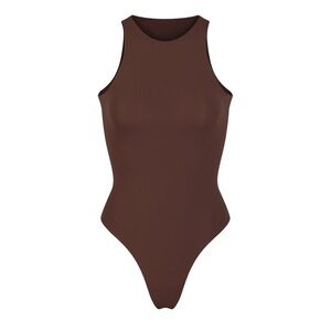SKIMS FITS EVERYBODY HIGH NECK BODYSUIT COCOA